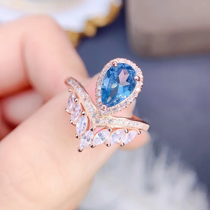 Женское кольцо в виде короны из натурального голубого топаза карата J224191 |