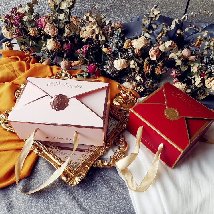 

10pcs Square Silk Ribbon Birthday Gift Gilding Boxy Box Handle Wedding Birthday Party Bag Candy Cake Chocolate Packaging Pouch