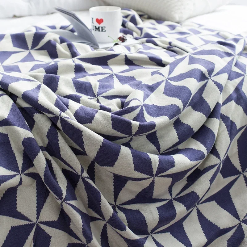 NNS индивидуальное геометрическое светло-голубое и зеленое дорожное одеяло из 100%