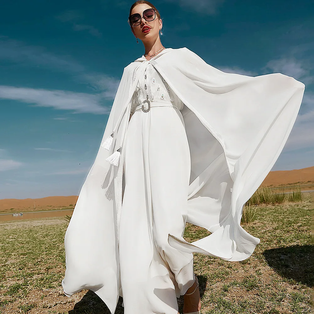 

Temperament Fan Middle East White Tassel Hooded with Belt Cloak