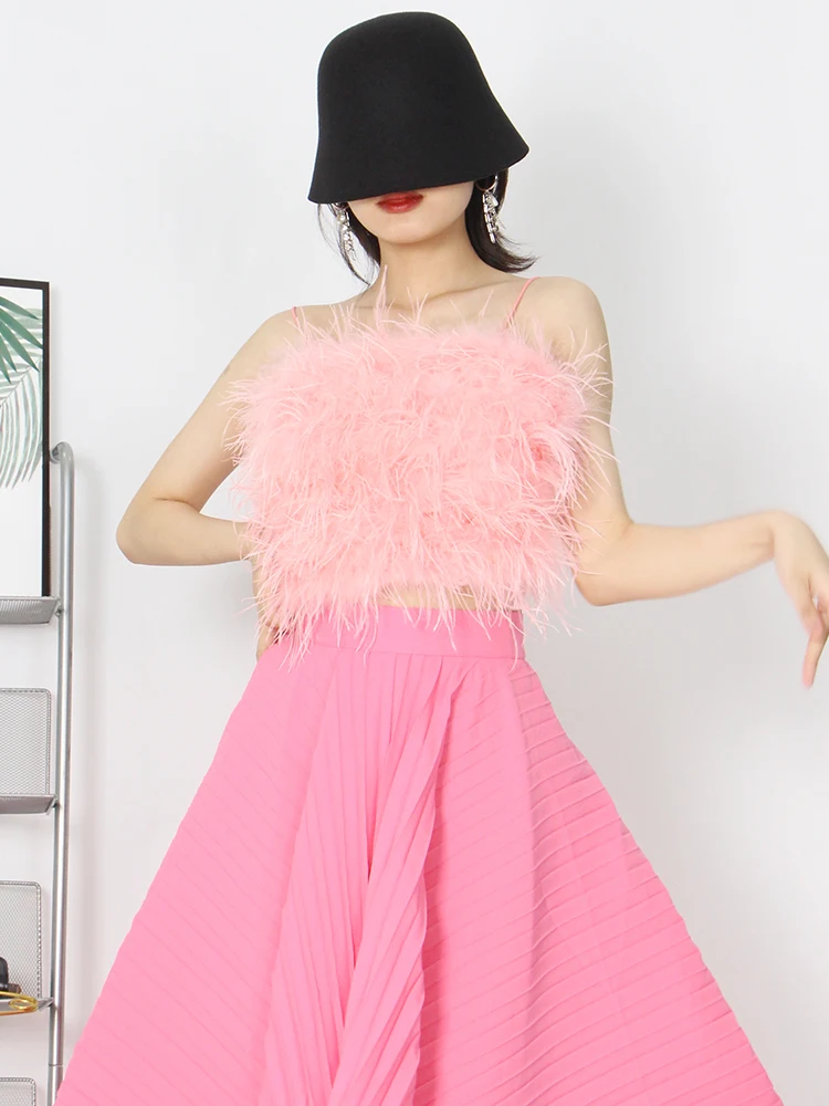 Женский топ с перьями TWOTWINSTYLE однотонный без рукавов квадратным воротником