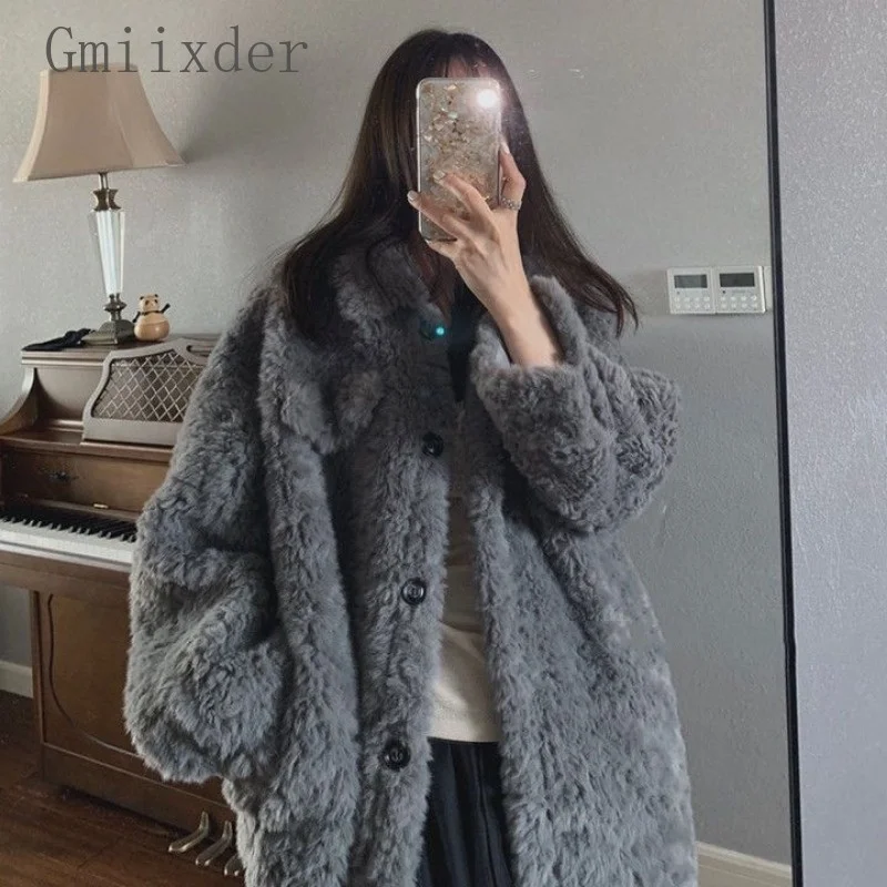 Рисунок 2 - Плюшевое пальто средней длины из