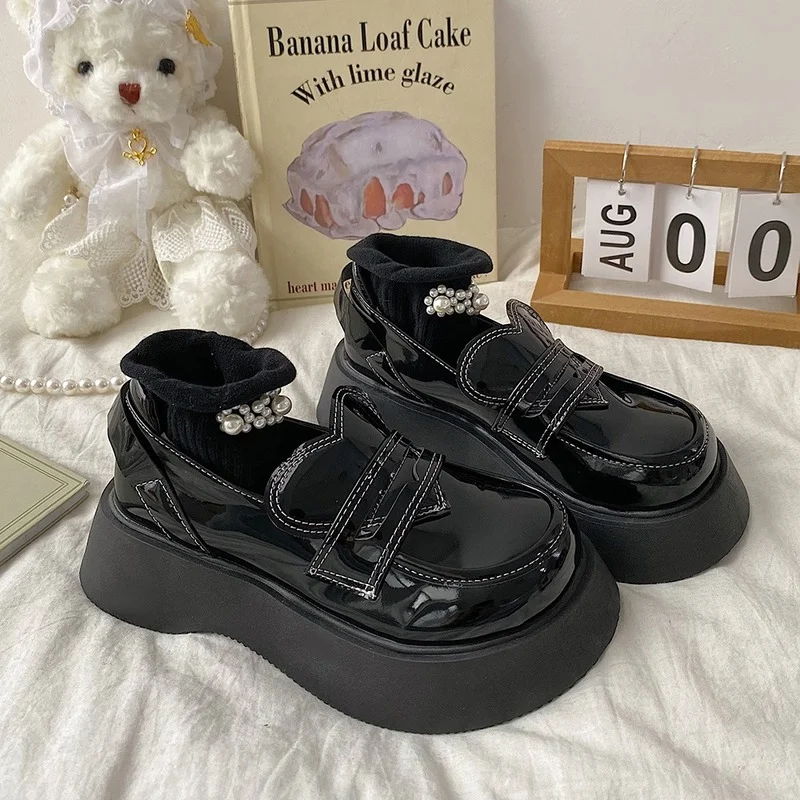 

Small leather shoes female British wind spring and summer new thick sole shoes heighten single shoes retro wind simple shoes