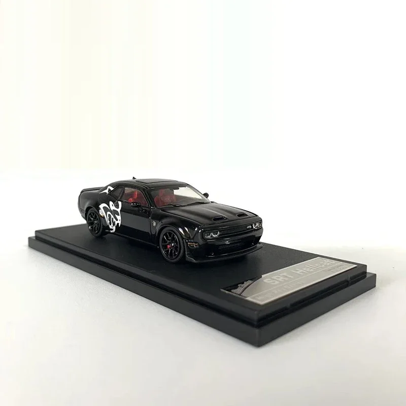 Модель автомобиля Stance Hunters 1:64 Dodge SRT Hellcat литая под давлением коллекция спортивных