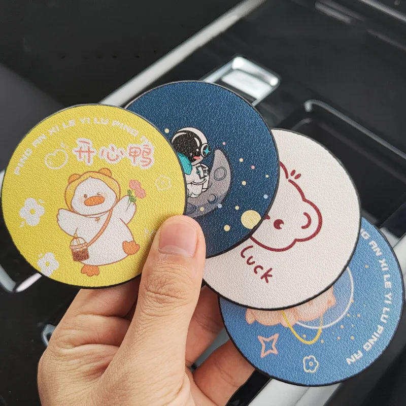 

Автомобильные водные подставки креативный Универсальный Автомобильный на борту подставки из искусственной кожи Коврик для хранения неско...