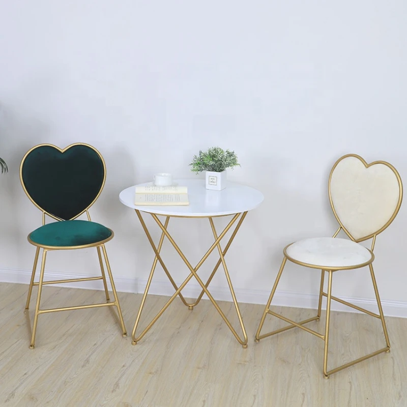 

Nordic Creative Pink Heart-Shaped Stool Beauty Dressing Chair Ornament