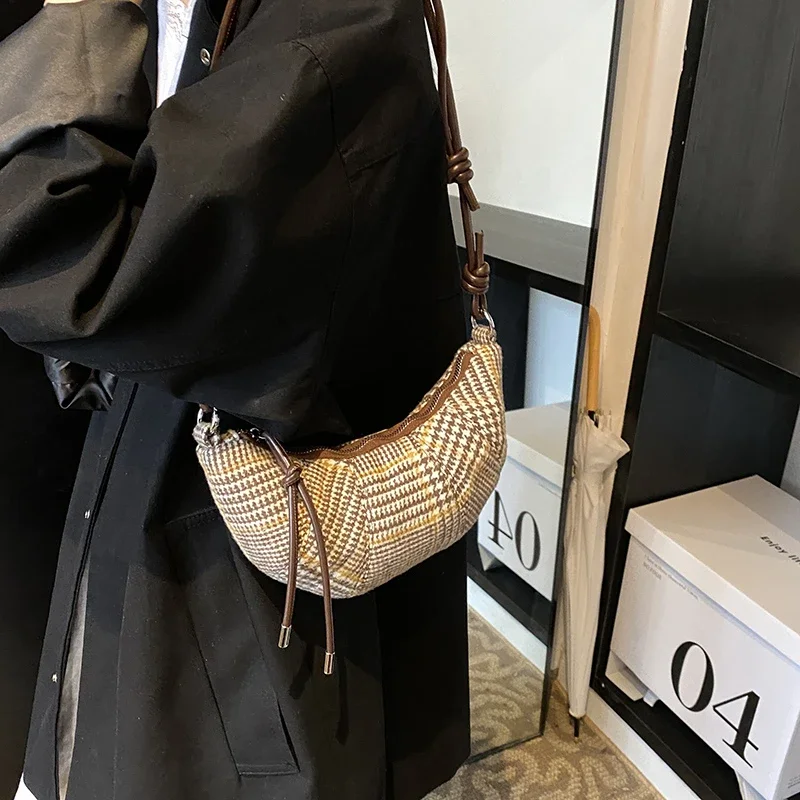 Новая женская сумка через плечо в стиле ретро сумка-круассан этническом для