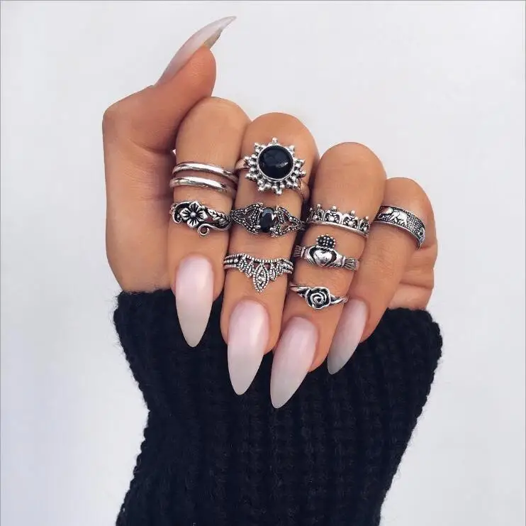

The NEW 2022 Hollowed-out Elephant Love Diamond Ring Set