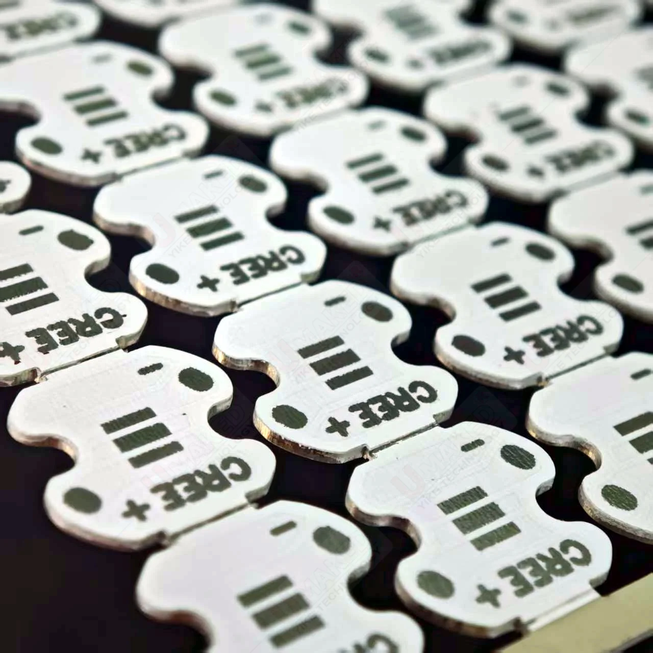 

Светодиодная плата Umaked 7090-CREE-20mm 16/20 мм 50 шт