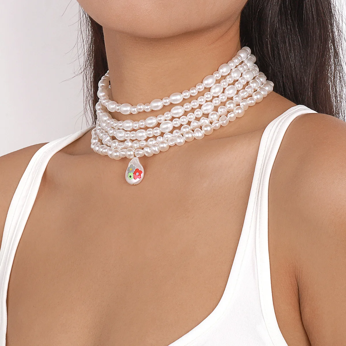 French retro elegant pendant Pearl drop printing overlapping necklace personality light luxury niche necklace.