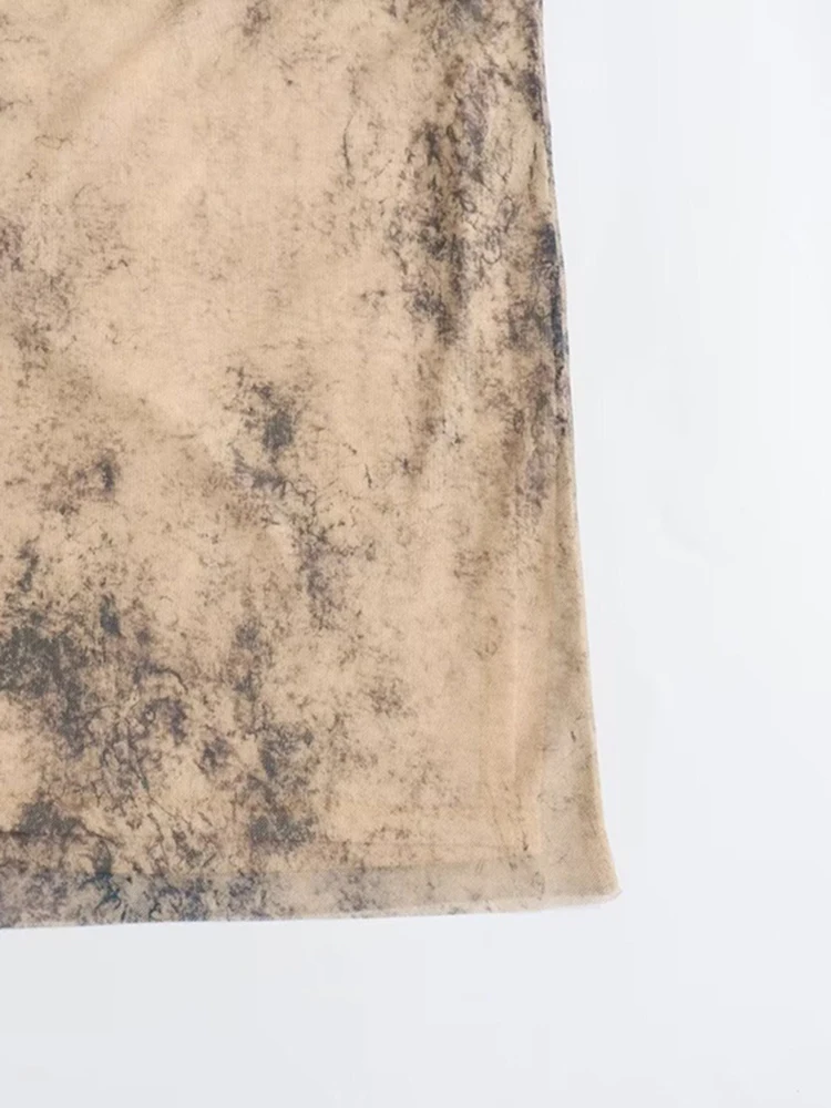 Женское облегающее платье с градиентным принтом на тонких бретельках