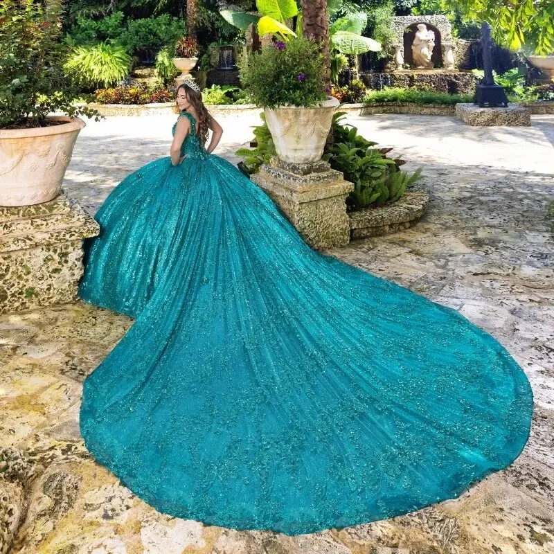 Изумрудно-зеленое платье Quinceanera бальное принцессы Sweet 16 с открытыми плечами