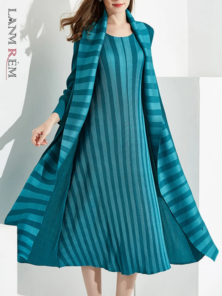 

LANMREM Pleated Patchwork Dress For Women Round Neck Long Sleeve Loose Long Striped Dresses Female Fashion 2022 Spring 2N391