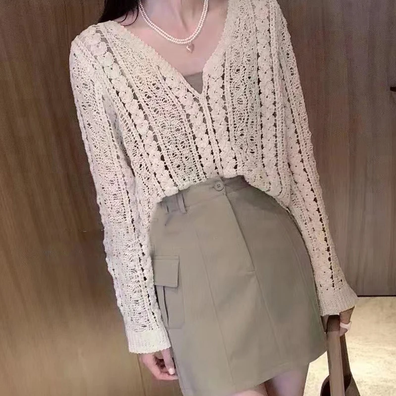 

Hollow Hook Flower V-Neck Vest Knit Summer New Fashion Design Feel Overlay Sleeveless Korean Top Women's Inns Sweet
