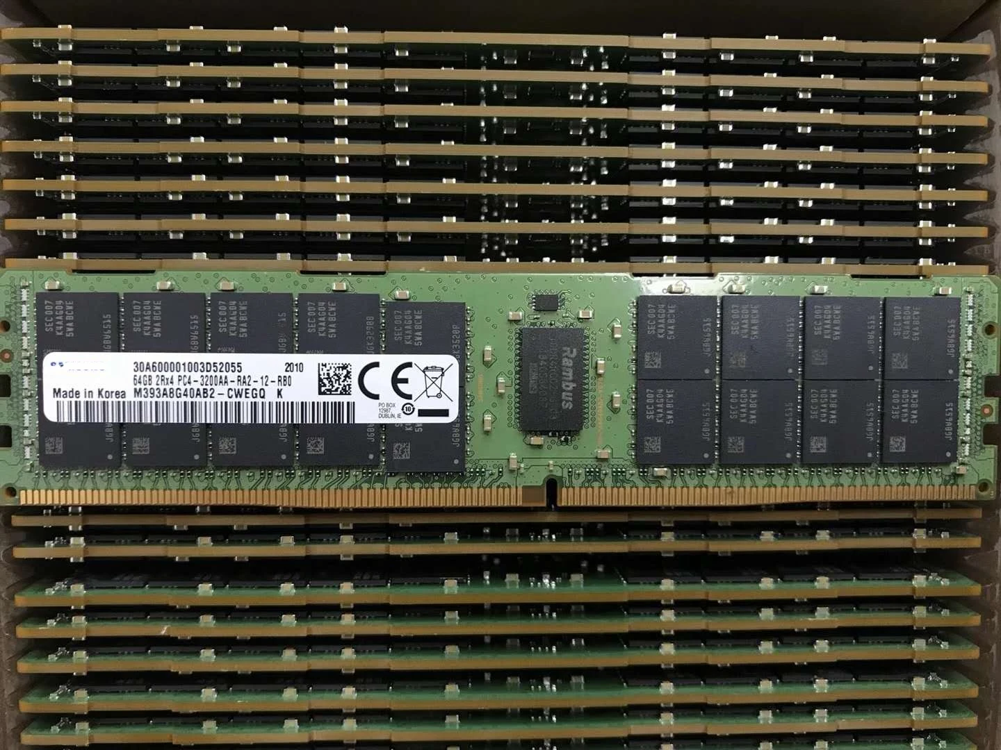 

RAM 64G 2RX4 DDR4 3200AA ECC REG RDIMM memory stick M393A8G40AB2-CWE
