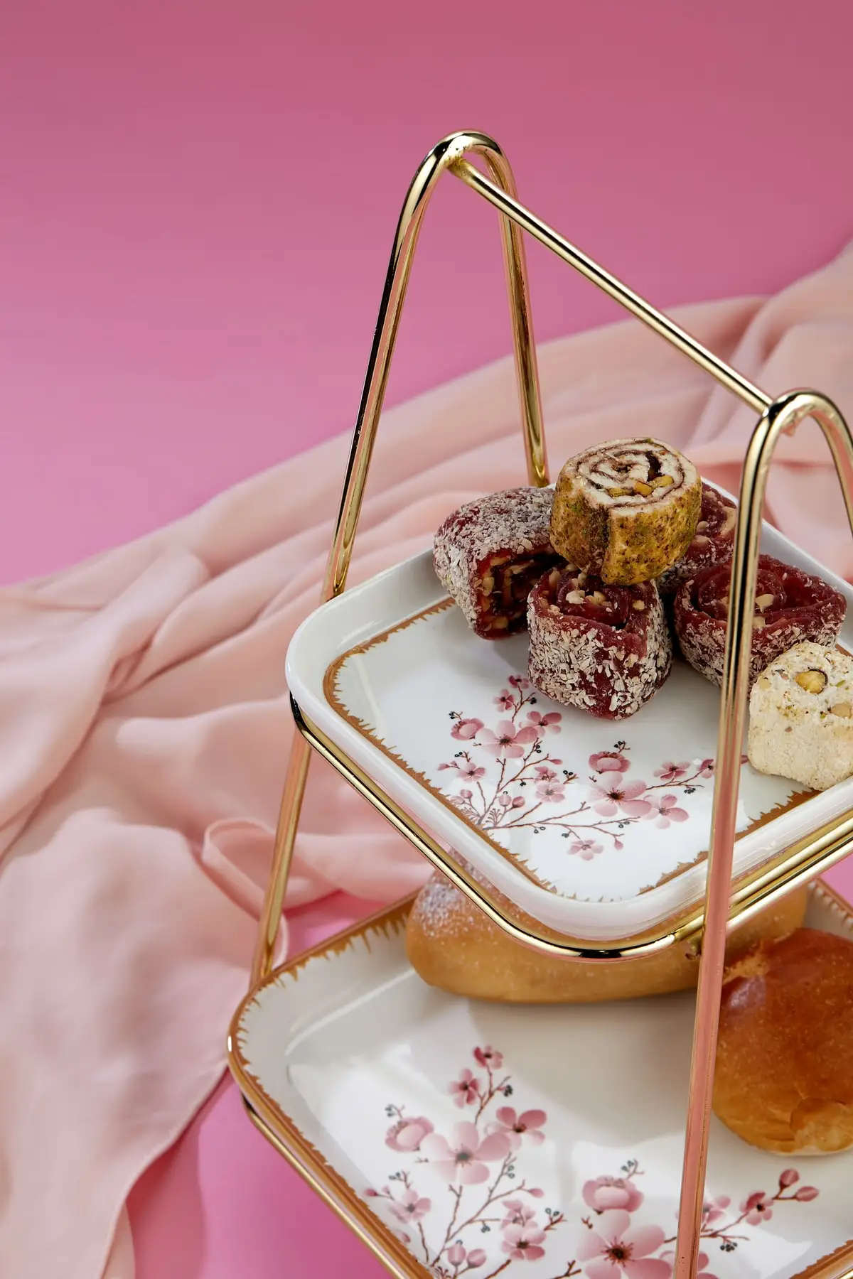 

Lux Gold Metal Stand 2 Storey Presentation Serving Plate Multi-Storey Presentation Cake Stand Wedding Party Dessert Table Candy