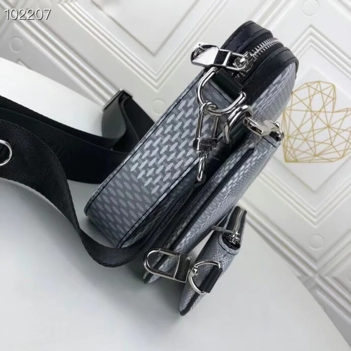 

Luxury men's senior shoulder bag trend new plaid slung inner pocket wallet