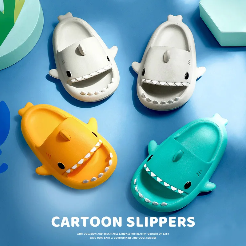 

2022 Summer Couples Parents Kids Shark Slippers Outdoor Indoor Home Anti Skid Women Slides For Men Funny Cartoon Beach Slippers