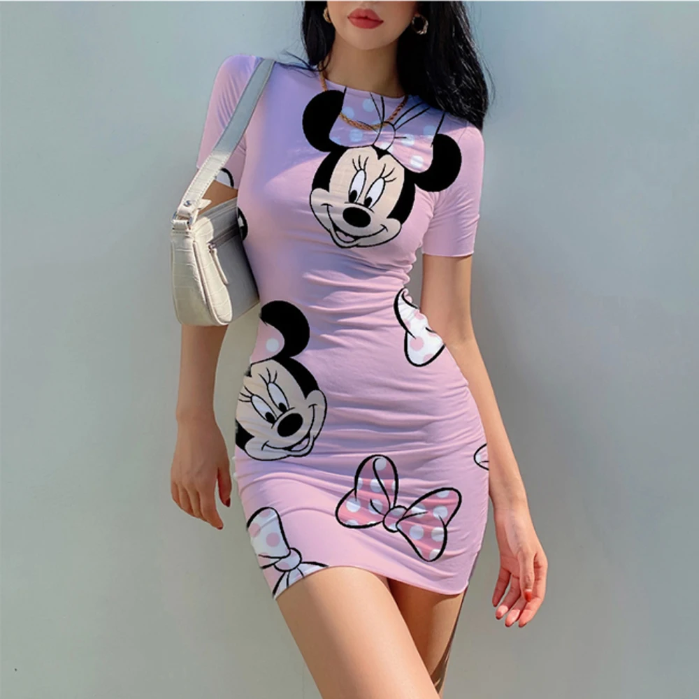 Мини-платье женское короткое с коротким рукавом и бедрами |