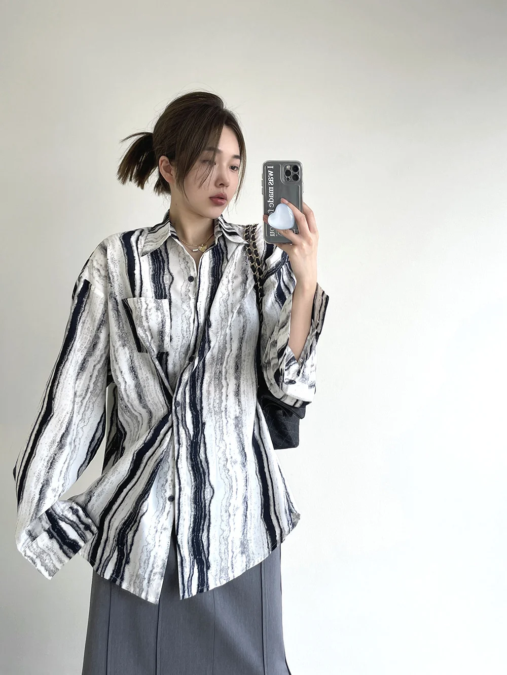 

Женская блузка с длинными рукавами, Повседневная рубашка в Корейском стиле с отложным воротником и косыми пуговицами, с рисунком чернил, ос...