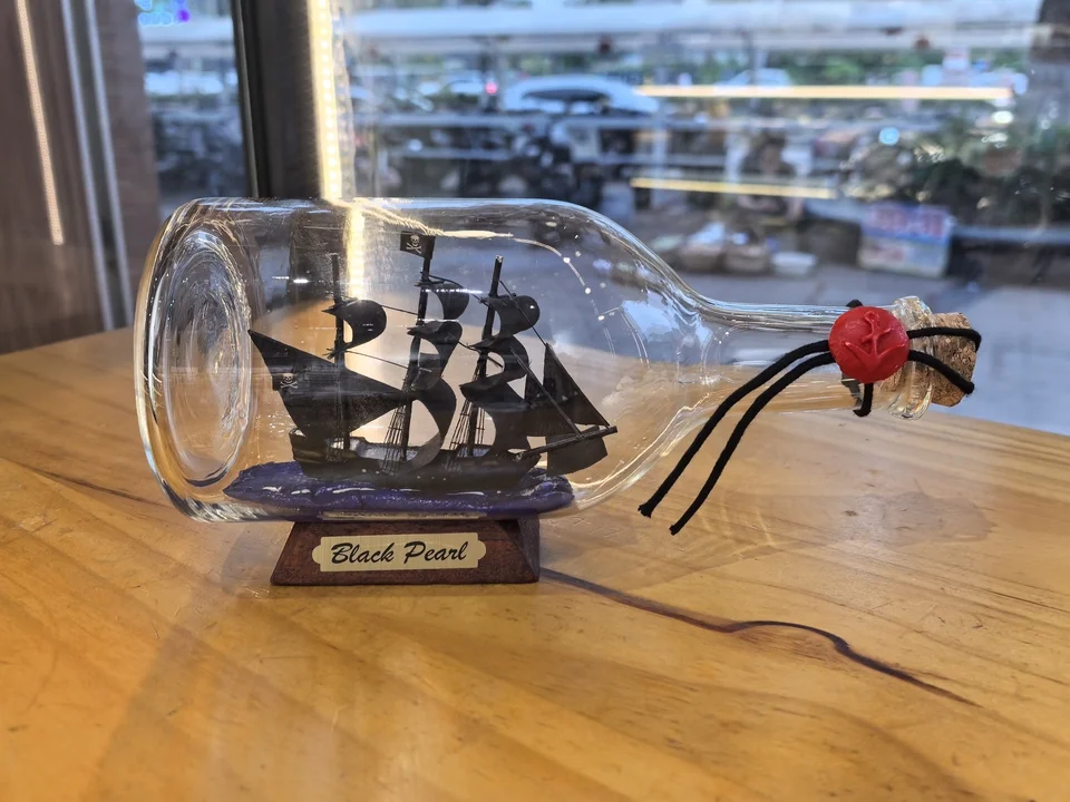 Лодка в стеклянной бутылке