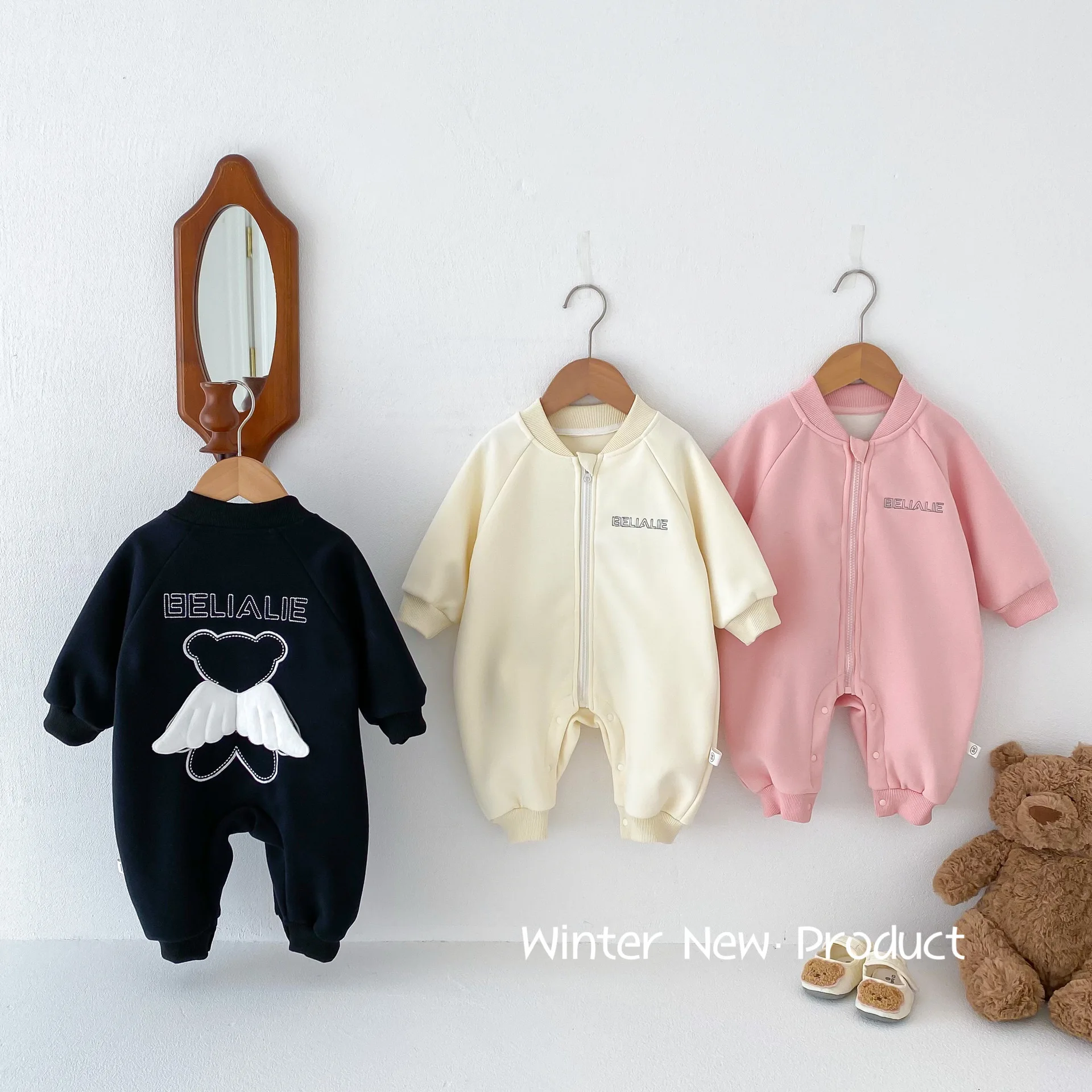 

Autumn Winter Infant Boys Bodysuit Baby Boys Letter Printed Plush Jumpsuit Toddler Boys 3D Wing Soft Warm Romper Outerwear