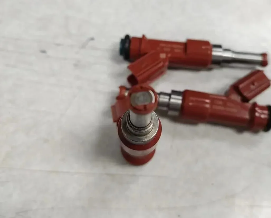 Toyota RAV4 SIENNA VENZA 3.5L Vin 2GRFE топливный соединитель 23250-31050