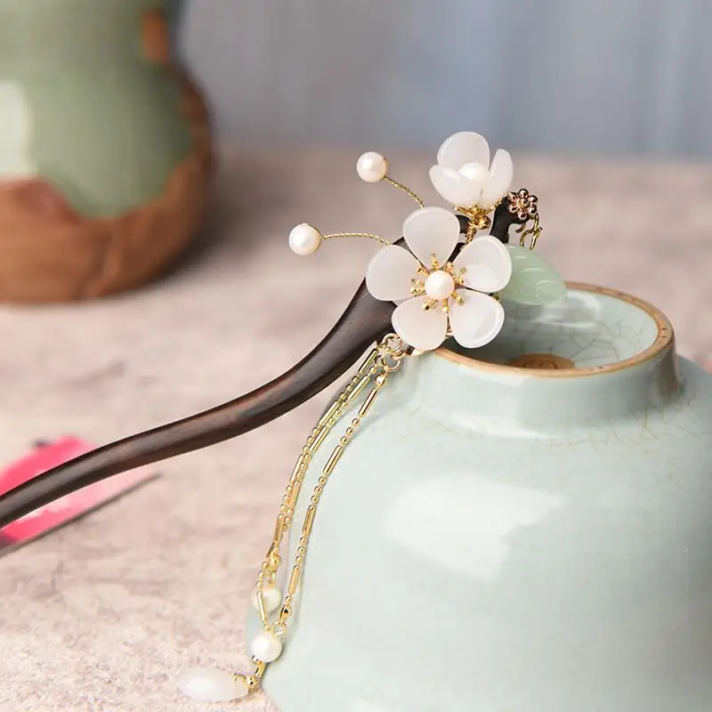 Женская шпилька для волос с длинной кисточкой