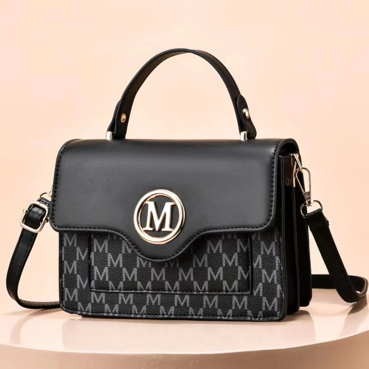 

New 2023 Simple Texture Messenger Bag Designer Women's Bag