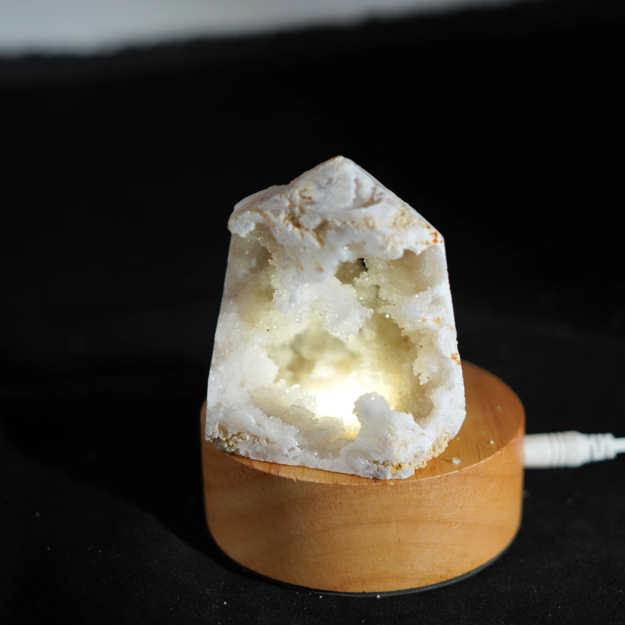 

Natural Agate Geode Gemstone Minerals Specimen Healing Crystals Craft Collection Tower Cornucopia Home Decoration Gift