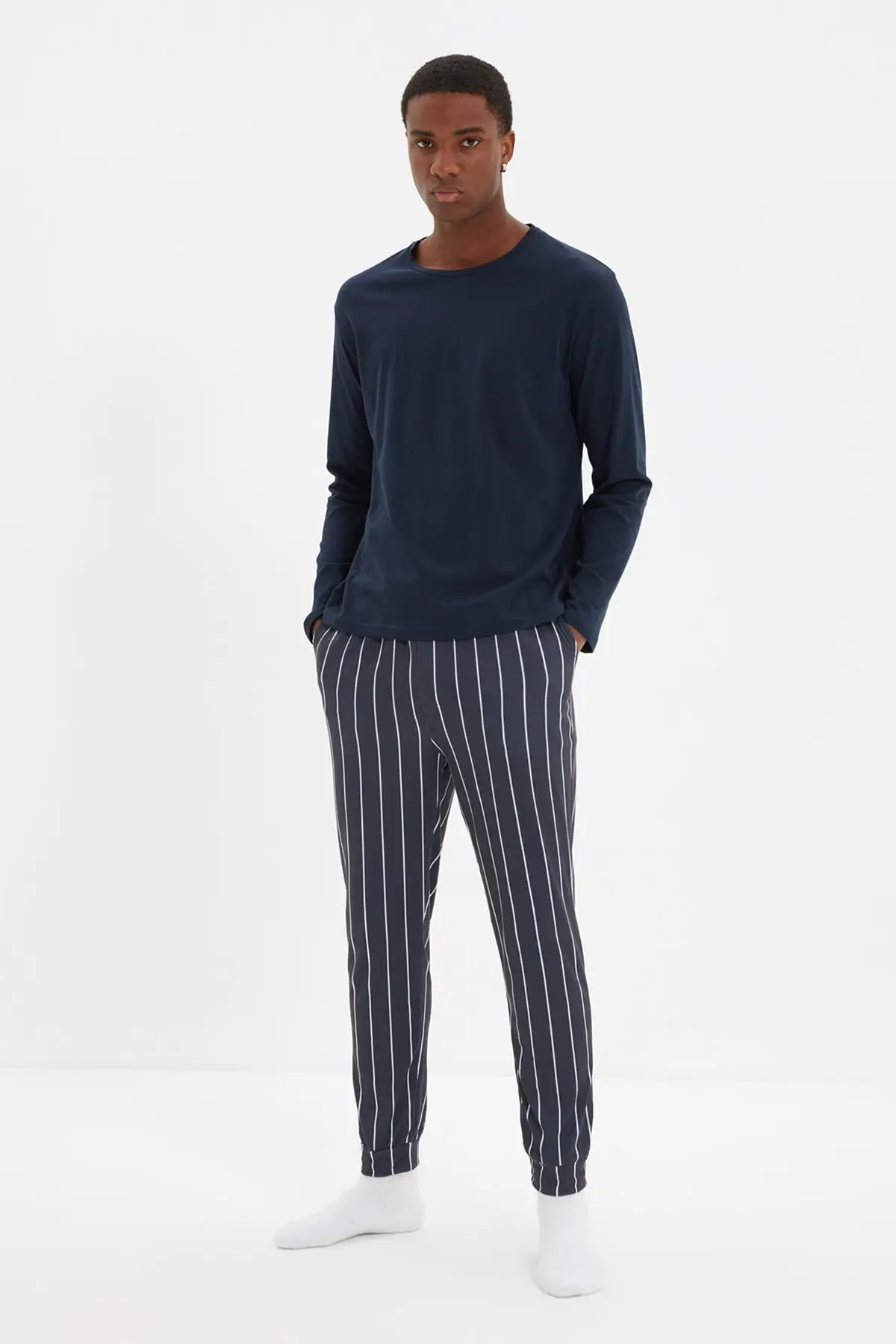 

Trendyol Men 'S Regular Fit Printed Pajamas set THMAW22PT0408