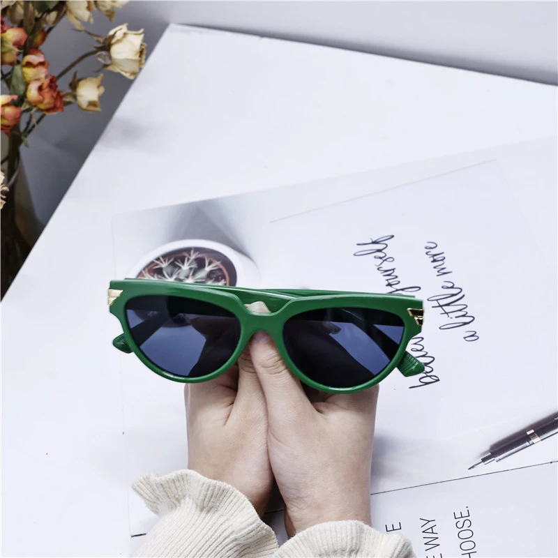 

2022 Fashion New Women's Personality Sunglasses Retro Green Gray Trend Shade Sun Glasses Latest Outdoor UV400