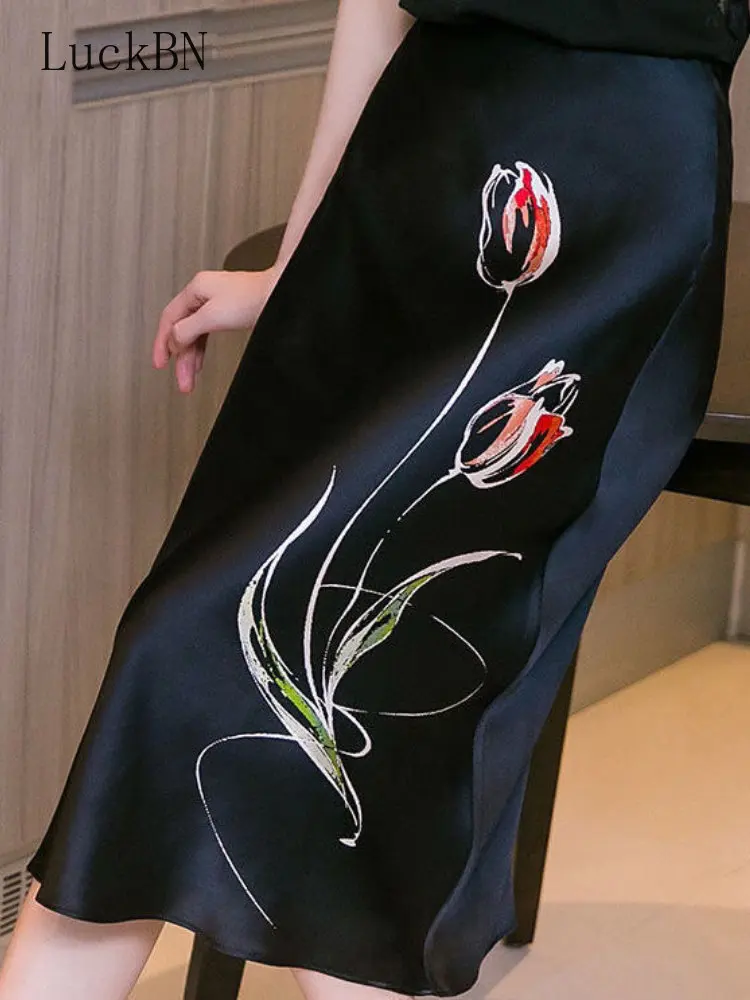

Юбка-трапеция Женская атласная до середины икры, Модная элегантная офисная юбка с цветочным принтом, черная, в стиле ампир, весна-лето