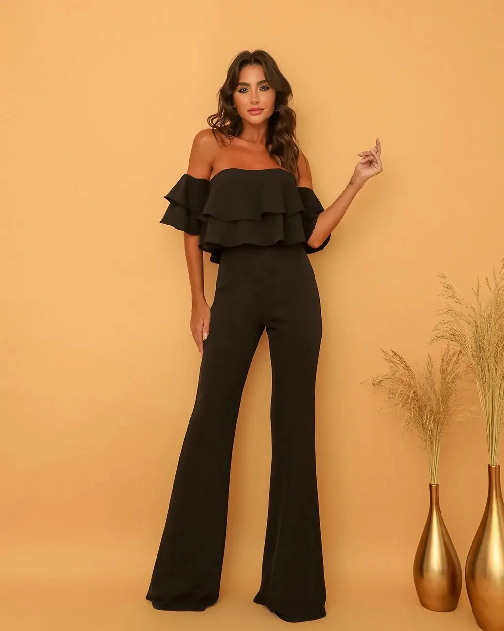 

2022 The New Summer Line Of Women'S Wear Has Been A Solid Color One-Piece With Peplum Trim And Flared Pants