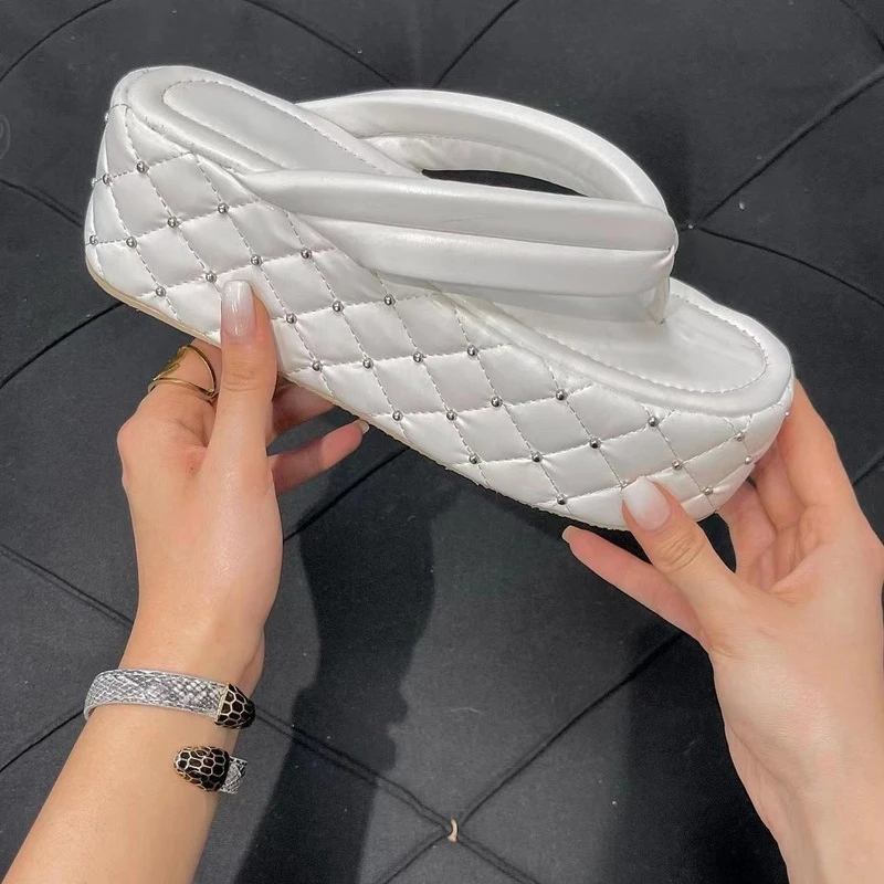 New Summer Women Flip Flops Wedges Fashion Crystal Platform Sandals Female Outwear Slippers Plus Size 36-43 Casual Beach Slipper