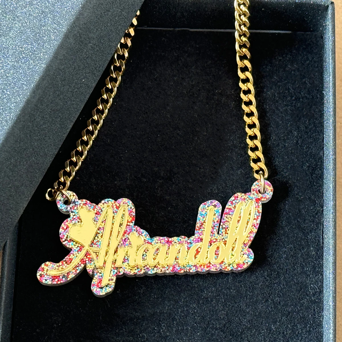 Индивидуальное акриловое ожерелье с именем на заказ ожерелья разноцветным фоном