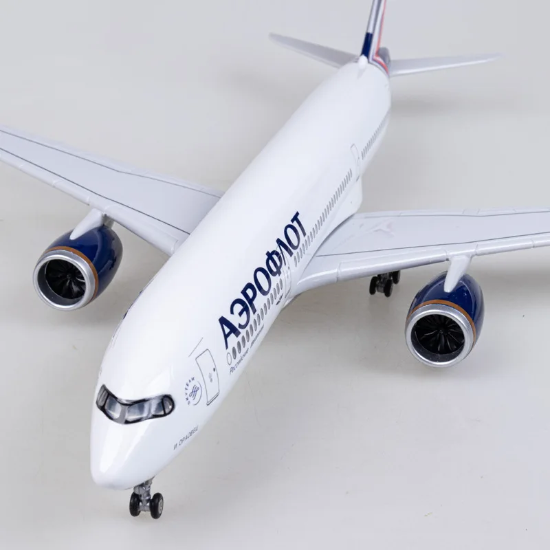 С колесами и подсветкой модель самолета авиационного Аэрофлота аэробус A350