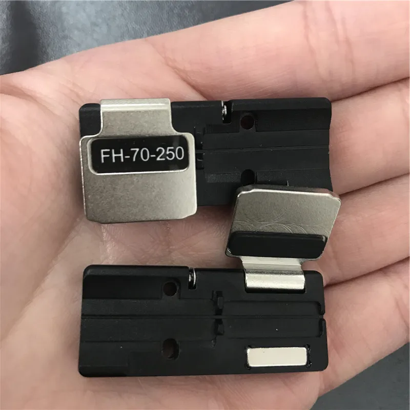 1 Pair FSM-70R 19S Optic Fiber Fusion Splicers Single core Bare Fiber Clamps Fiber Holder FH-70-250