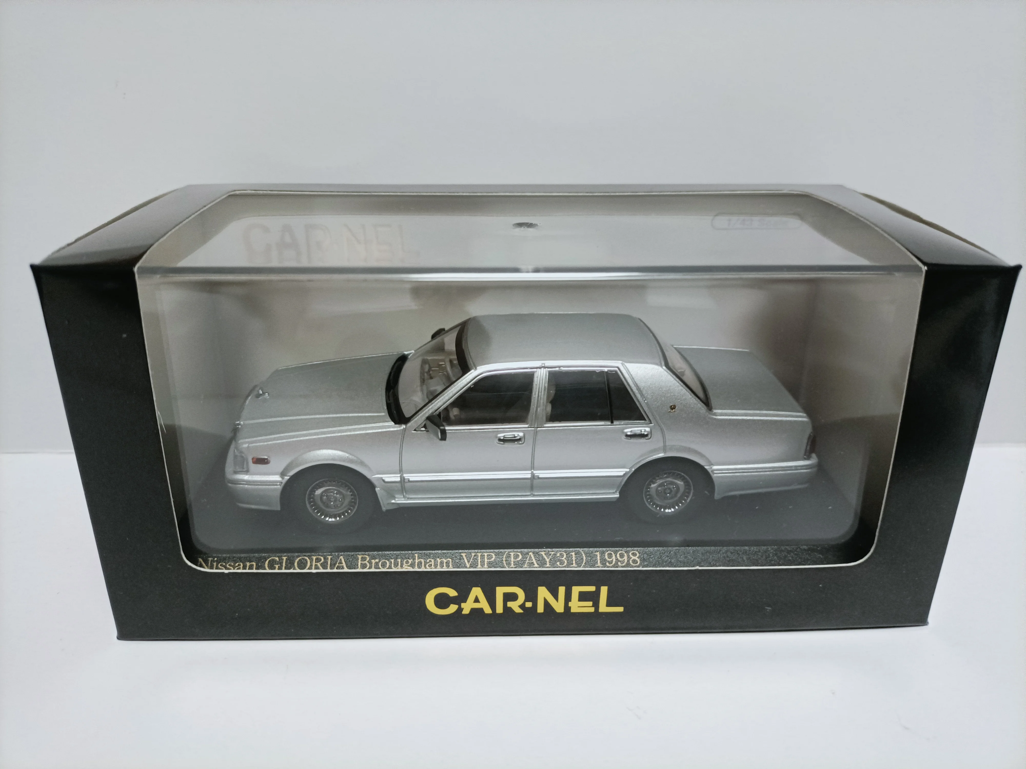 Фото Модель лимузина CarNel 1:43 Glory Limousine Gloria Brougham VIP PAY31, серебристый цвет №1