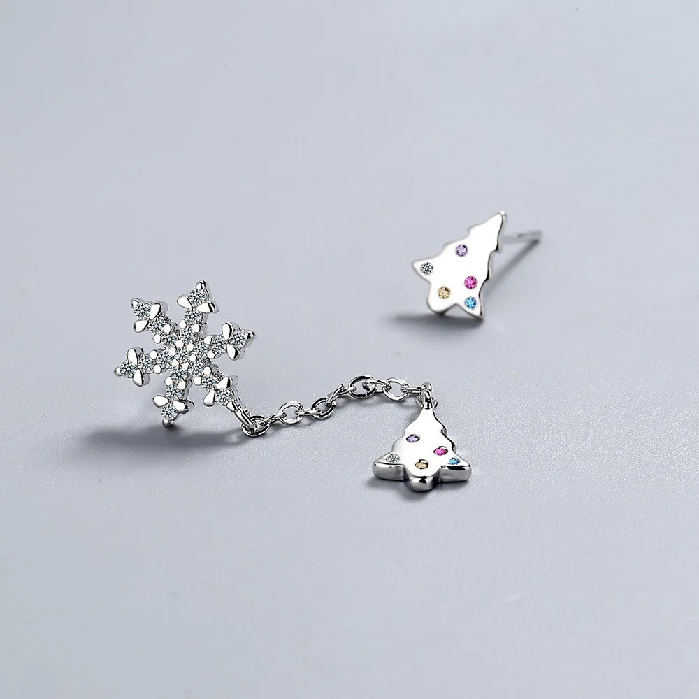 

Серьги-гвоздики с подвесками в виде рождественской елки