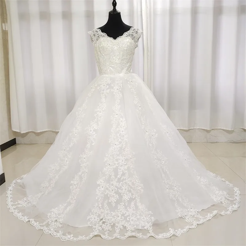

Y&M NOVIAS Gorgeous Ball Gown Wedding Dress With Beading Lace Appliques Vestido De Novia Princesa Vintage Real Image Bridal Gown