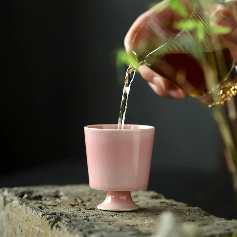 

Маленькая керамическая чайная чашка с содовой красной, индивидуальная одинарная чашка, искусственный набор для чая, глазурованная чашка с гравировкой, чашка для чая, крышка для дома с высокой ногой