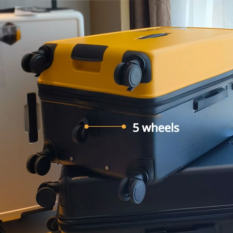 Чемодан на колесиках с трансформерами для тормозных колес