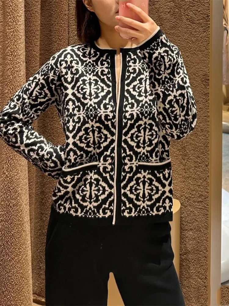 Женский прямой вязаный кардиган с круглым вырезом жаккардовый шерстяной