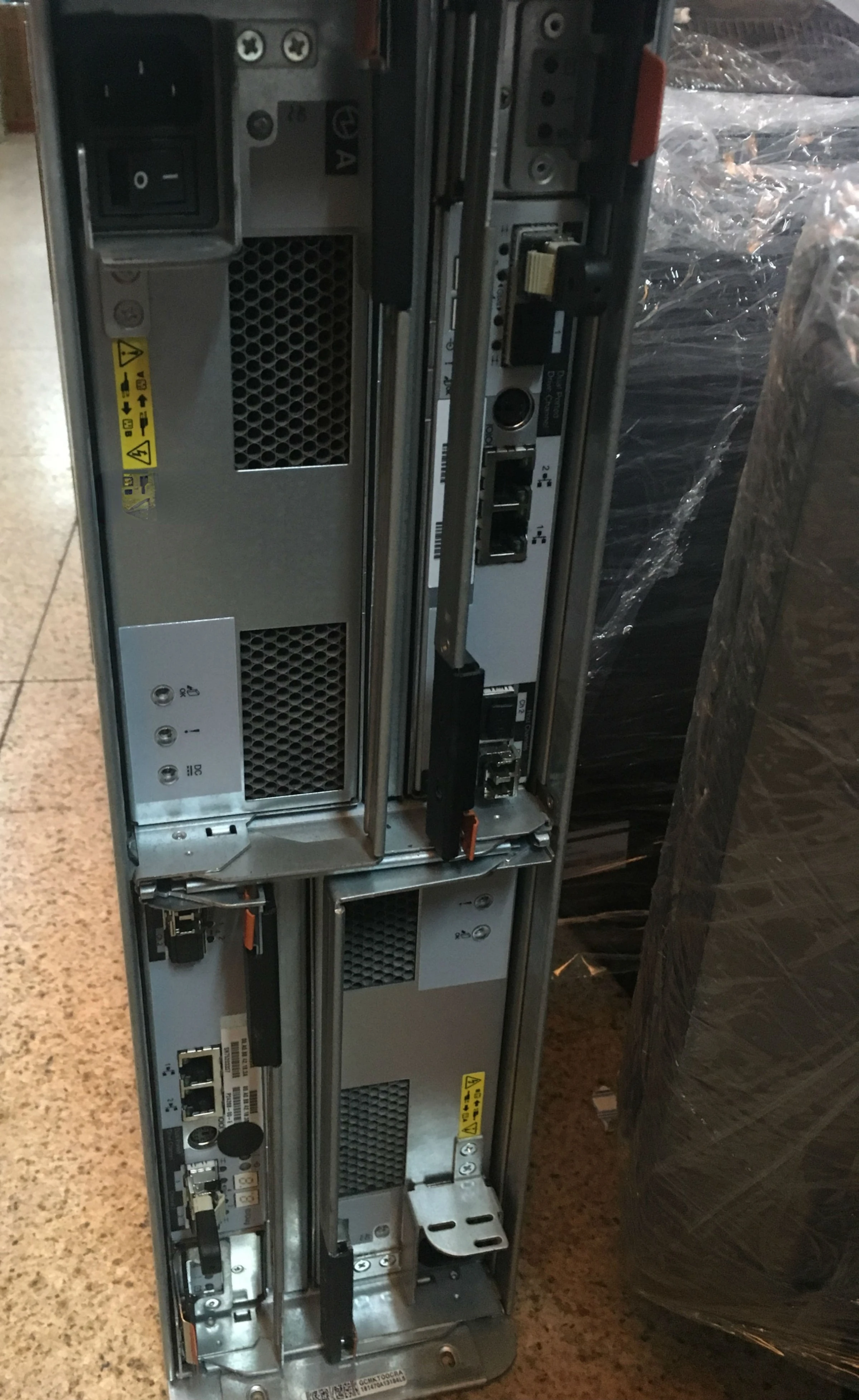 

DS4700 1814-72A Disk Vibration Cabinet Whole Machine Dual Electric Dual Control Fiber Array Cabinet Controller