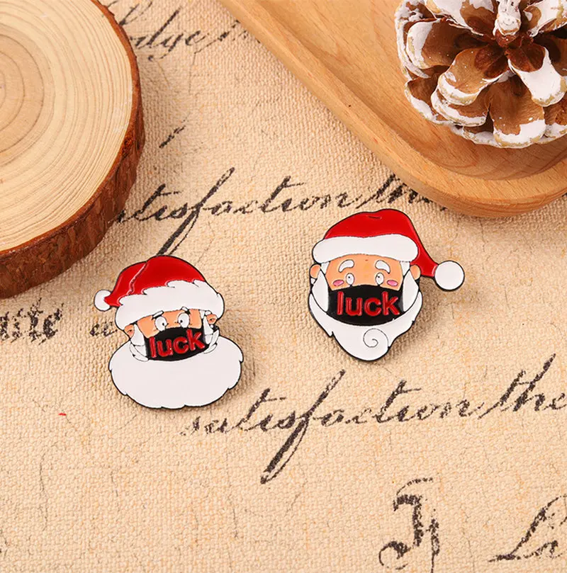 

10 PCS / LOT Santa Claus Enamel Pin Custom Father Christmas Luck Brooches Badges for Bag Clothes Cartoon New Year Jewelry
