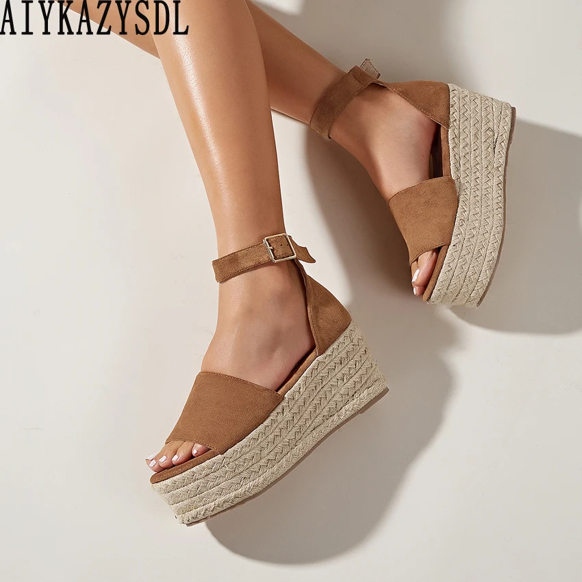 

Женские сандалии с заклепками AIYKAZYSDL, туфли в римском стиле, панк, готика, тростник, пеньковая веревка, соломенная обувь на платформе, плоская...