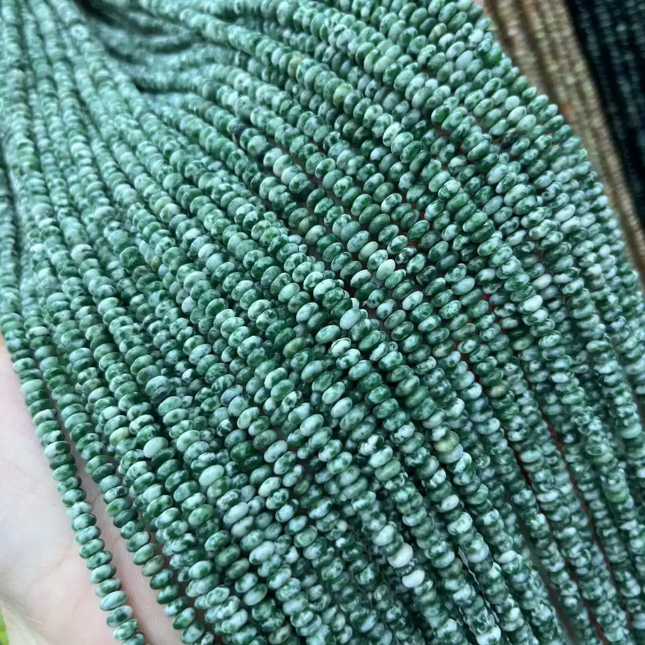 Изумрудно-Зеленые Бусины 2x4 мм незакрепленные бусины для рукоделия сделай сам