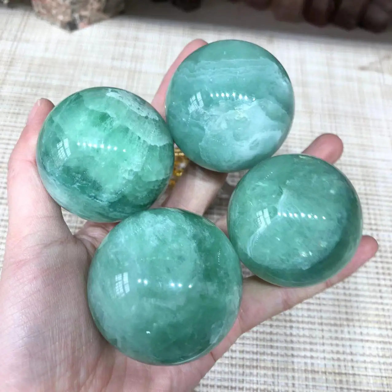 

Natural Stones Green Fluorite Sphere Polished Quartz Crystal Healing Reiki Gemstones Ball Home Decoration