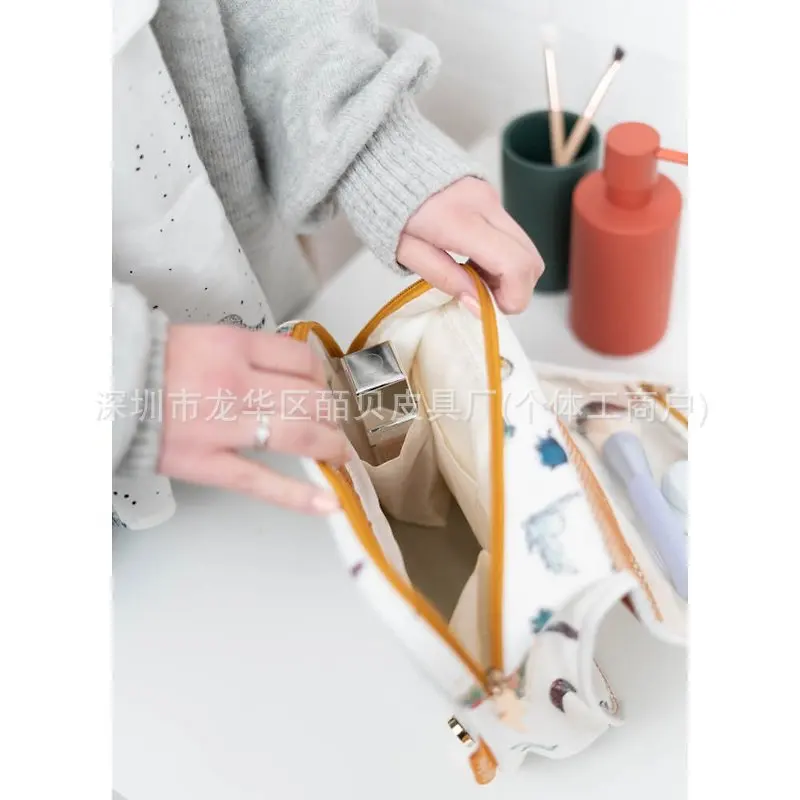 Складная сумка для туалетных принадлежностей с принтом School of Magic подвесная